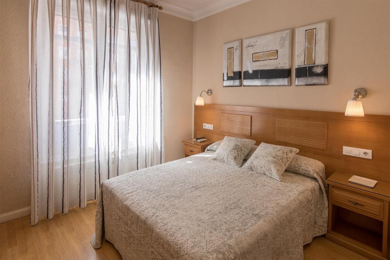 Hostal Santillan Мадрид Екстер'єр фото