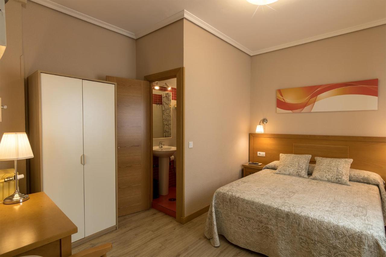 Hostal Santillan Мадрид Екстер'єр фото