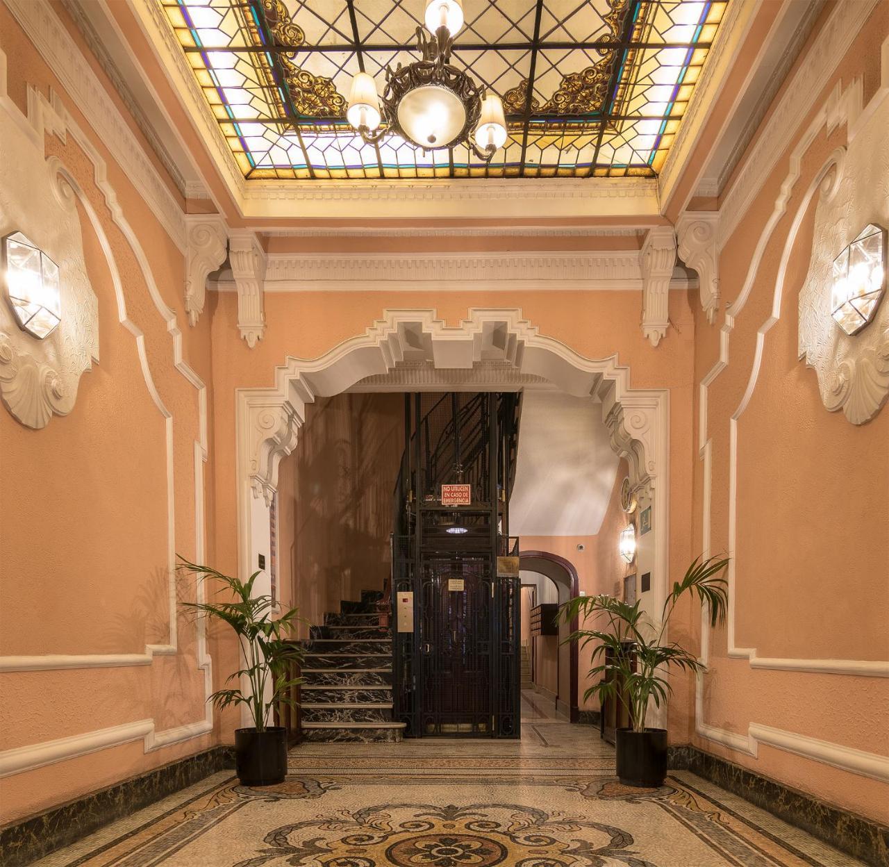 Hostal Santillan Мадрид Екстер'єр фото