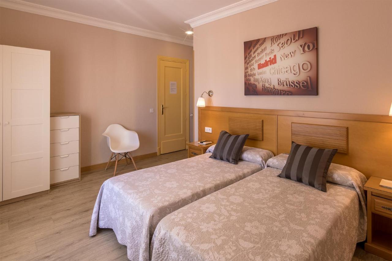 Hostal Santillan Мадрид Екстер'єр фото
