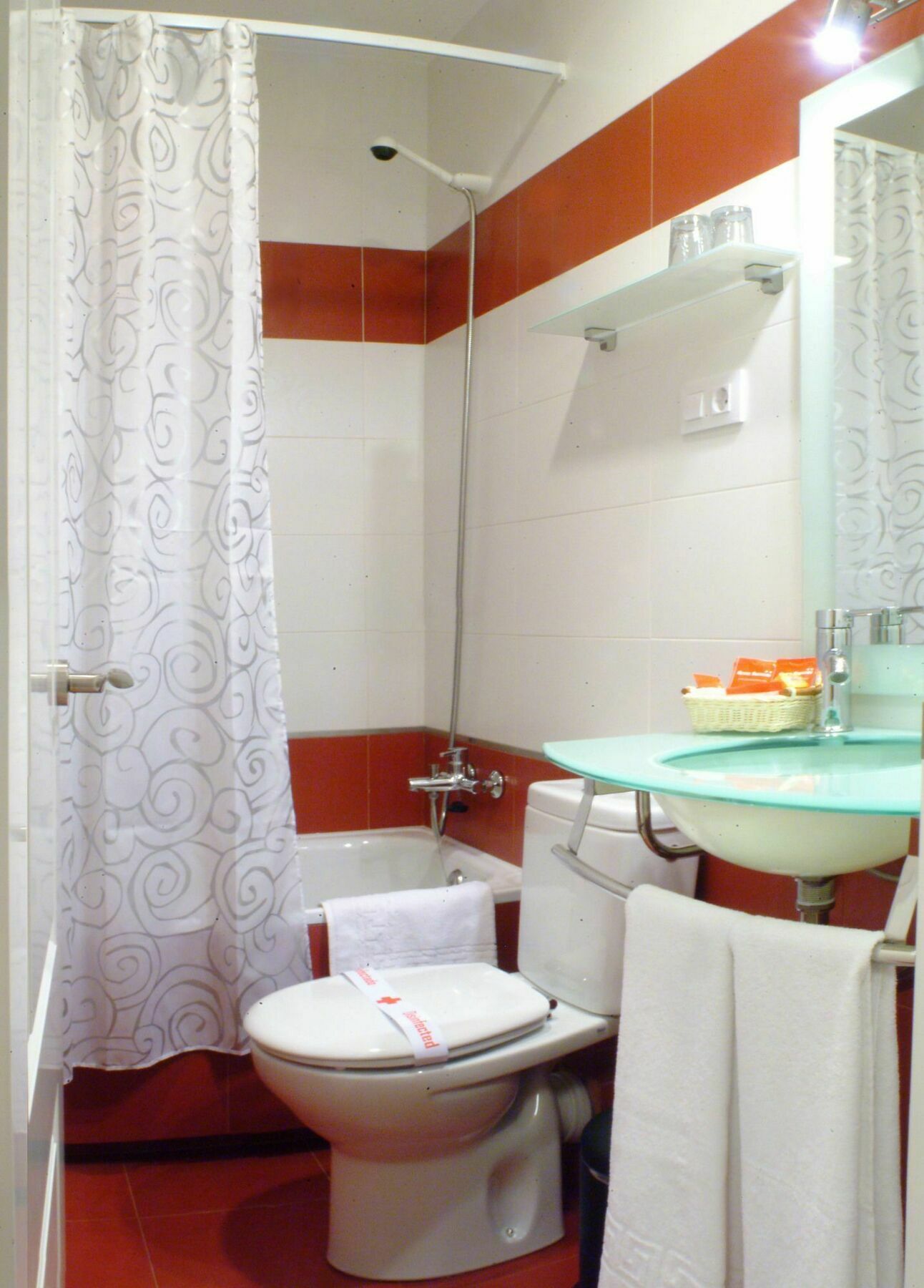 Hostal Santillan Мадрид Екстер'єр фото